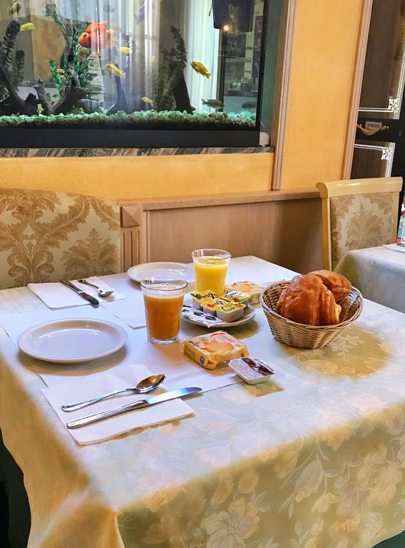 普里马韦拉住宿加早餐别墅酒店 比萨 外观 照片